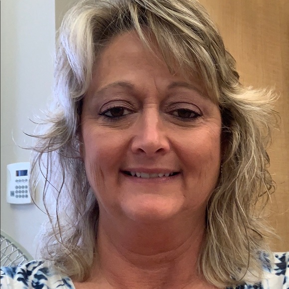 Meet your Posher, Angie - Picture 1 of 1